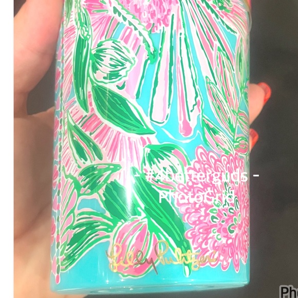 New Lilly Pulitzer Insulated 24oz Tumbler With Straw Featured in Coming In Hot - Picture 10 of 16